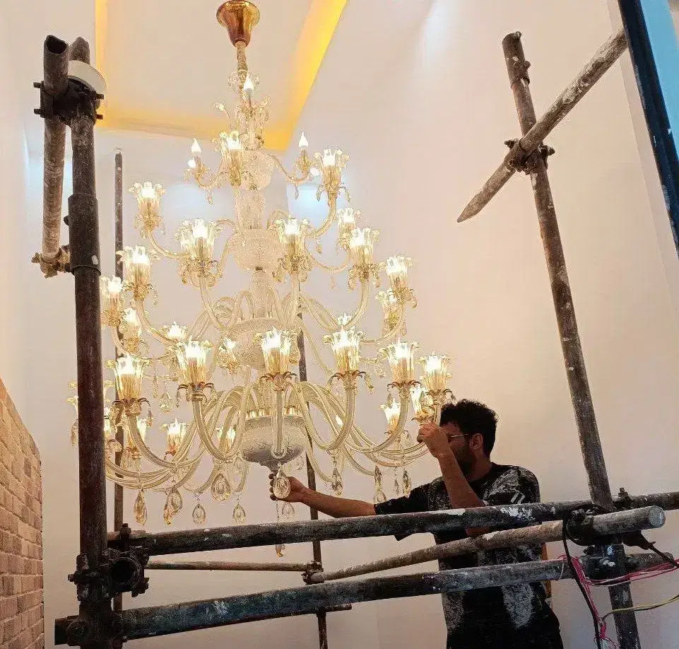 نصاب لوستر / نصب لوستر در تمامی سقف های بدون زنجیر