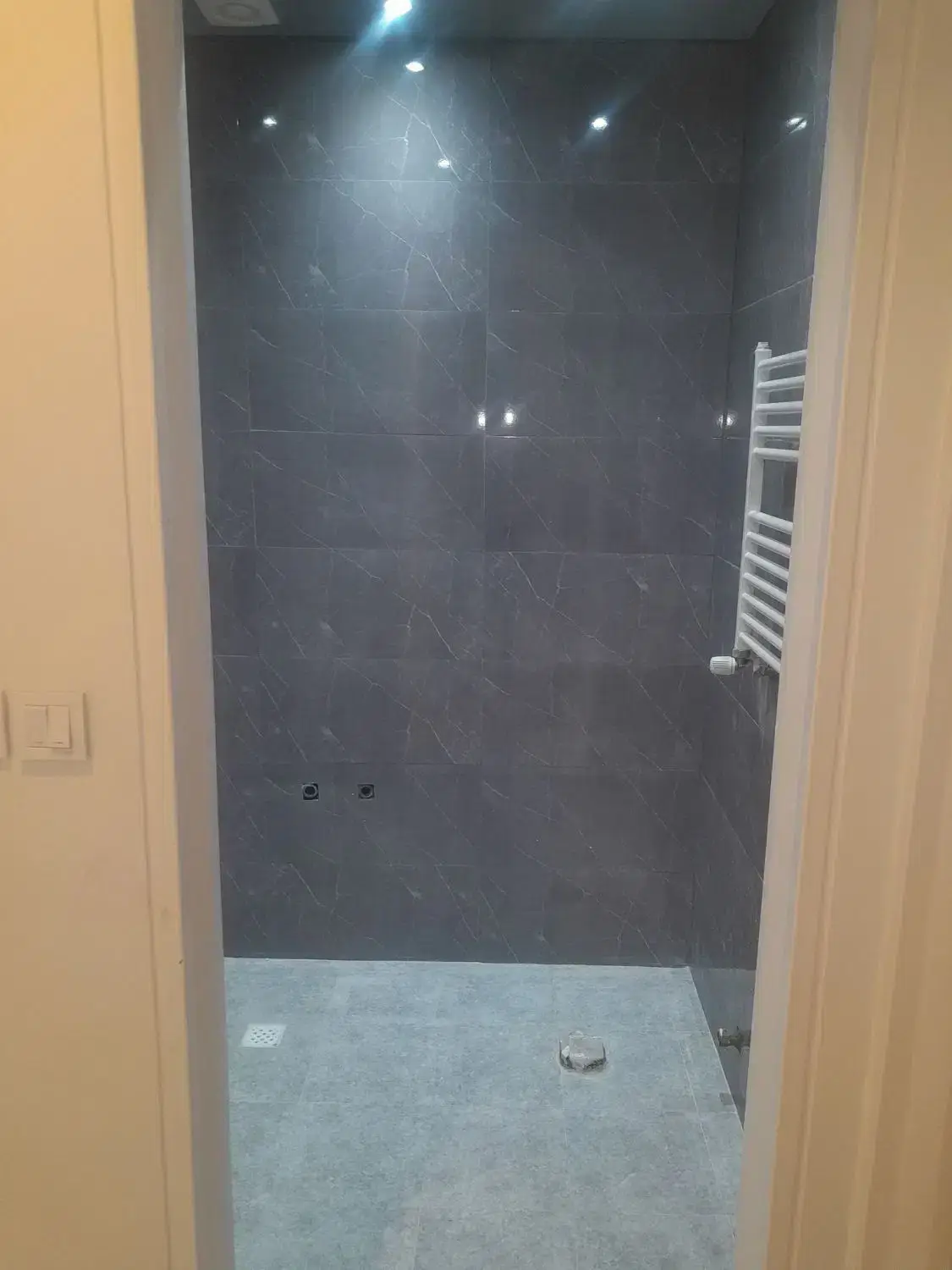 کاشی کار سرامیک کاشیکاری گچ لکه گیری تخریب بندکشی