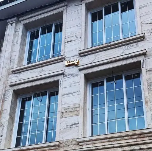 ساخت و نصب و تعمیر در و پنجره و توری