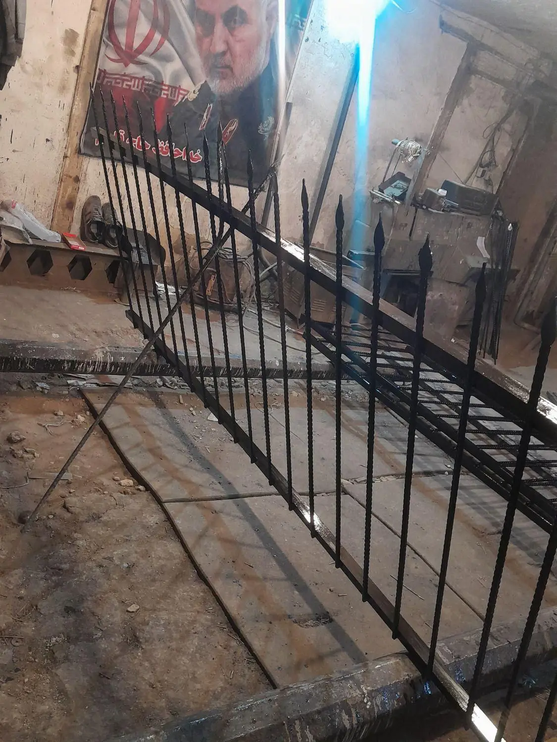 حفاظ درب اکاردونی نرده چهارچوب شاخ گوزنی جوشکار