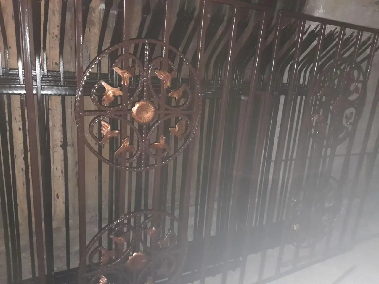 حفاظ درب اکاردونی نرده چهارچوب شاخ گوزنی جوشکار