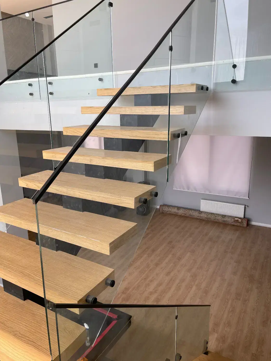 نصاب شیشه سکوریت