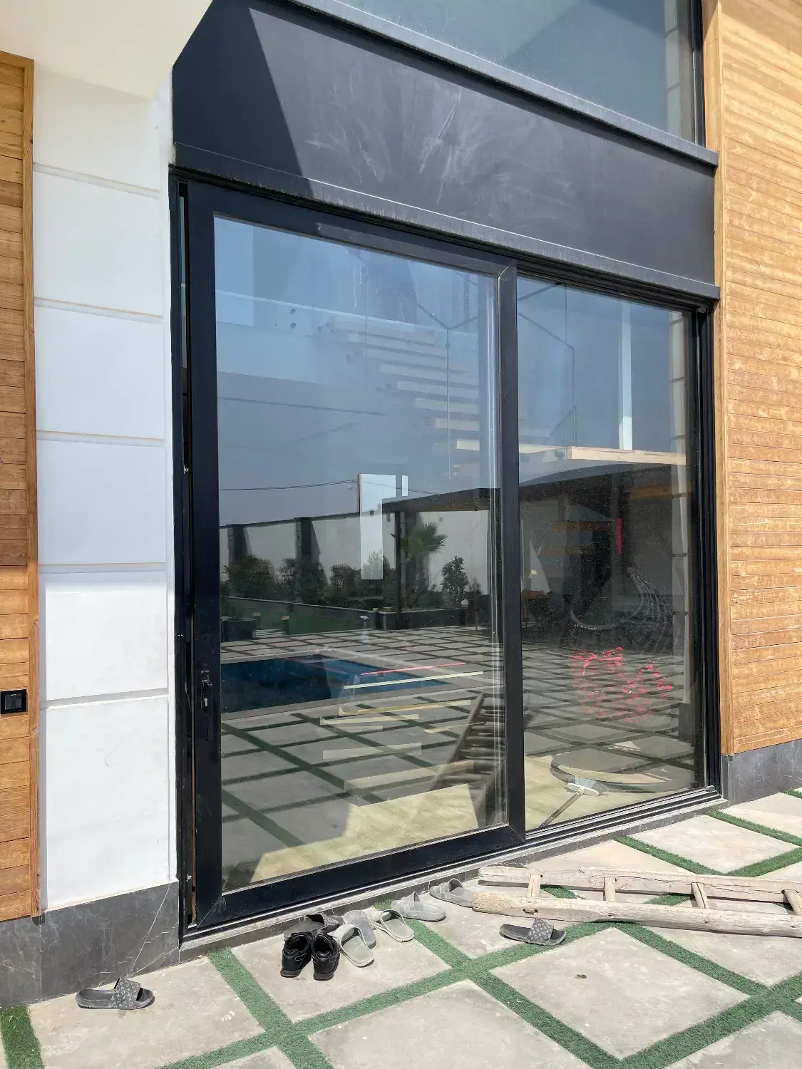 نصاب شیشه سکوریت