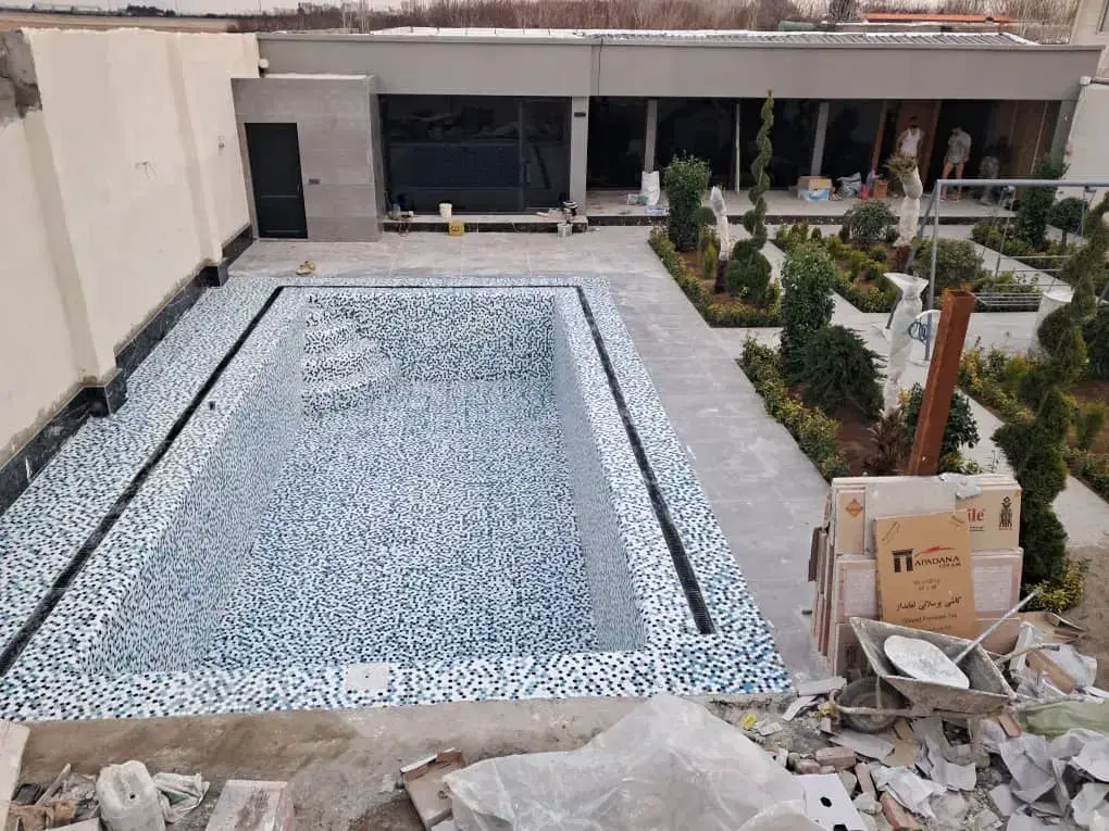 ساخت استخر آب بندی کاشیکار کاشیکاری طراحی تعمیرات