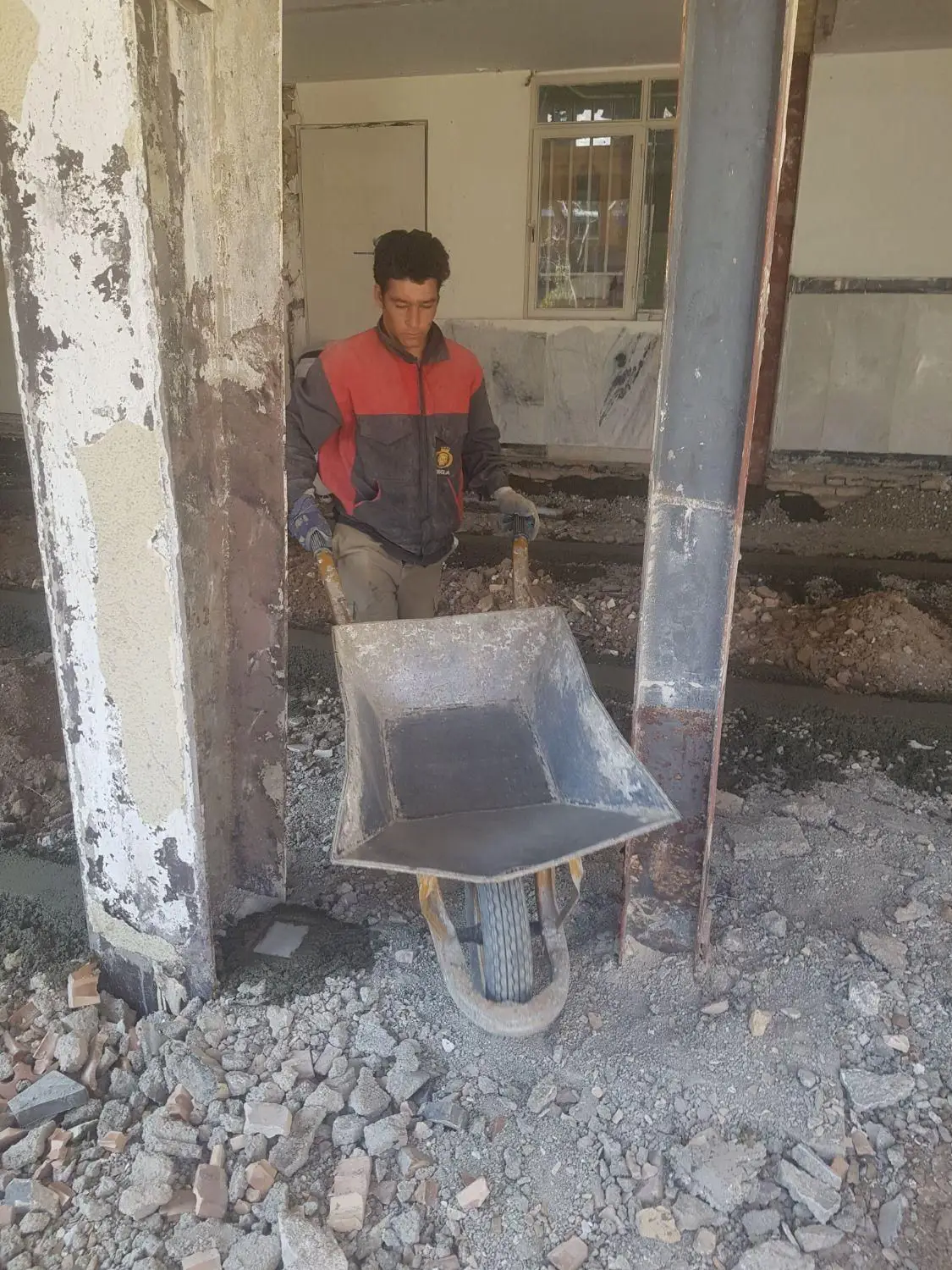 تخریب باز سازی داخل واحد