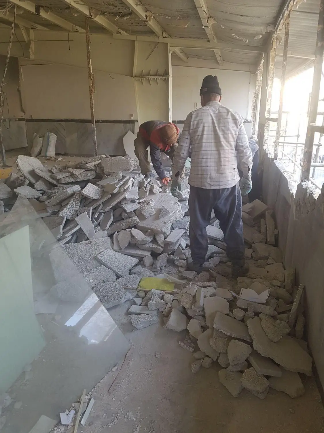 تخریب باز سازی داخل واحد