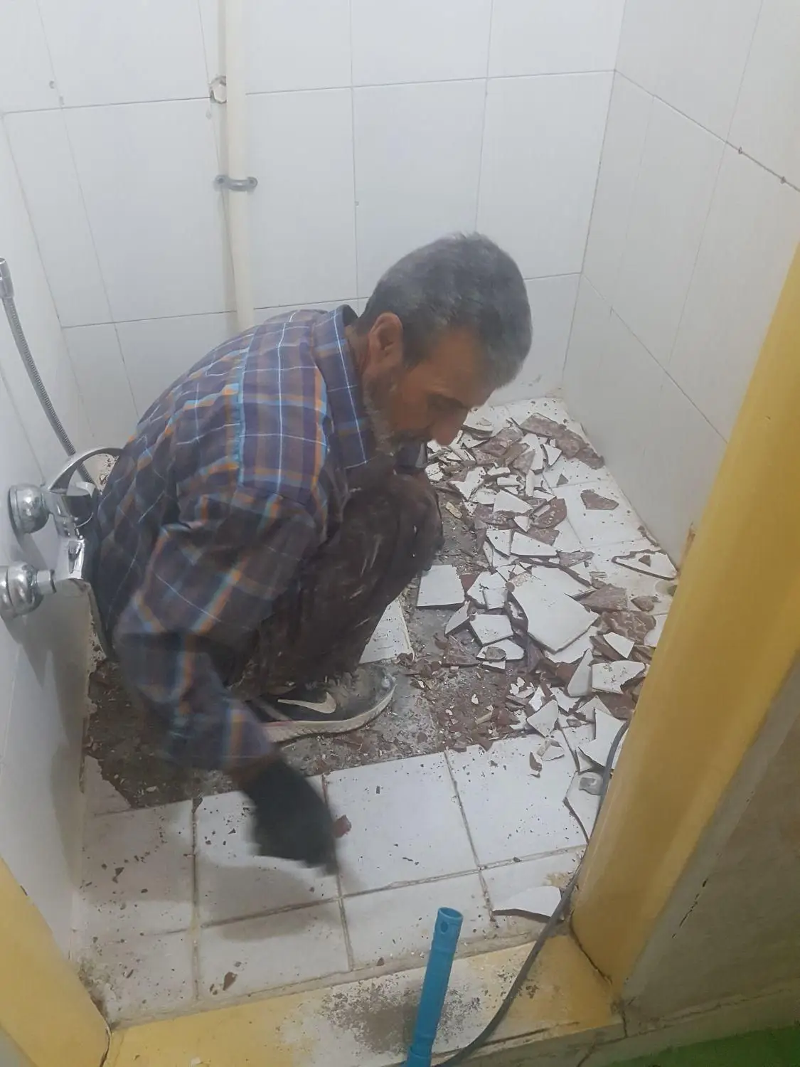 تخریب باز سازی داخل واحد