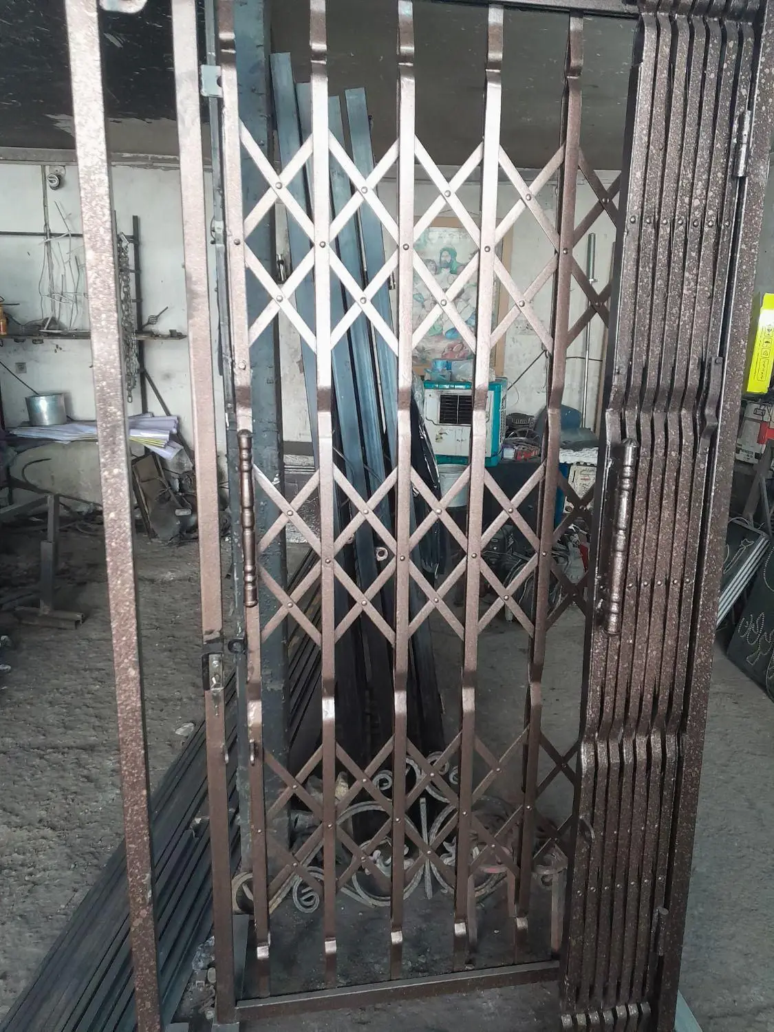 حفاظ درب اکاردونی نرده چهارچوب شاخ گوزنی جوشکار