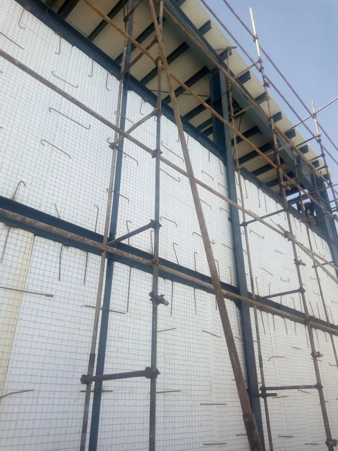 جوشکاری وشیروانی کاری وبرشکاری سیار