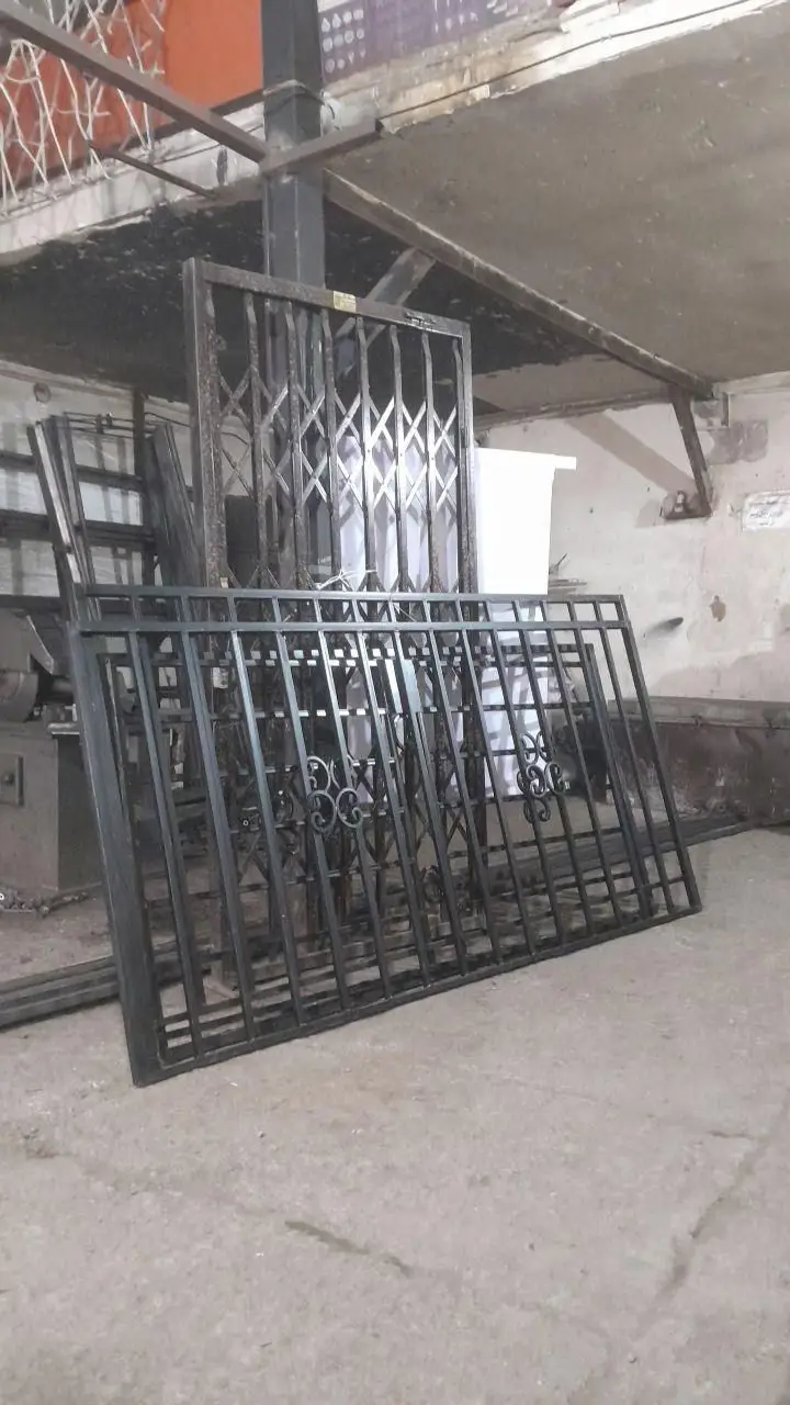 حفاظ درب اکاردونی نرده چهارچوب شاخ گوزنی جوشکار