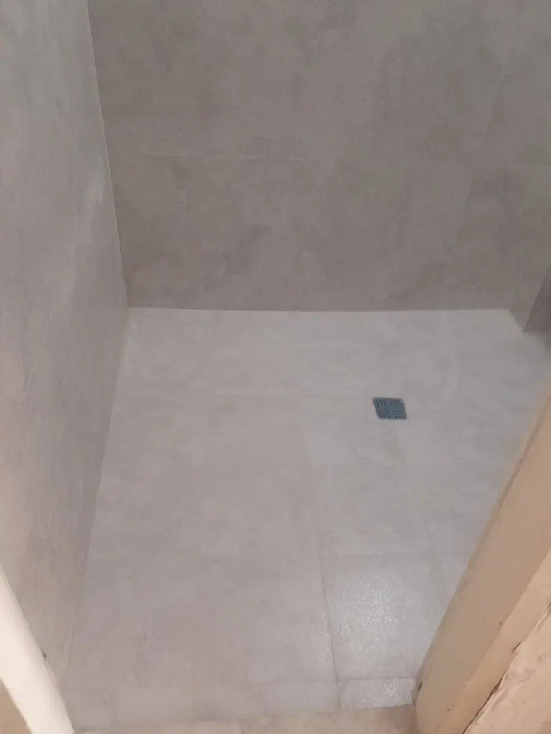 کاشی کار سرامیک کاشیکاری گچ لکه گیری تخریب بندکشی