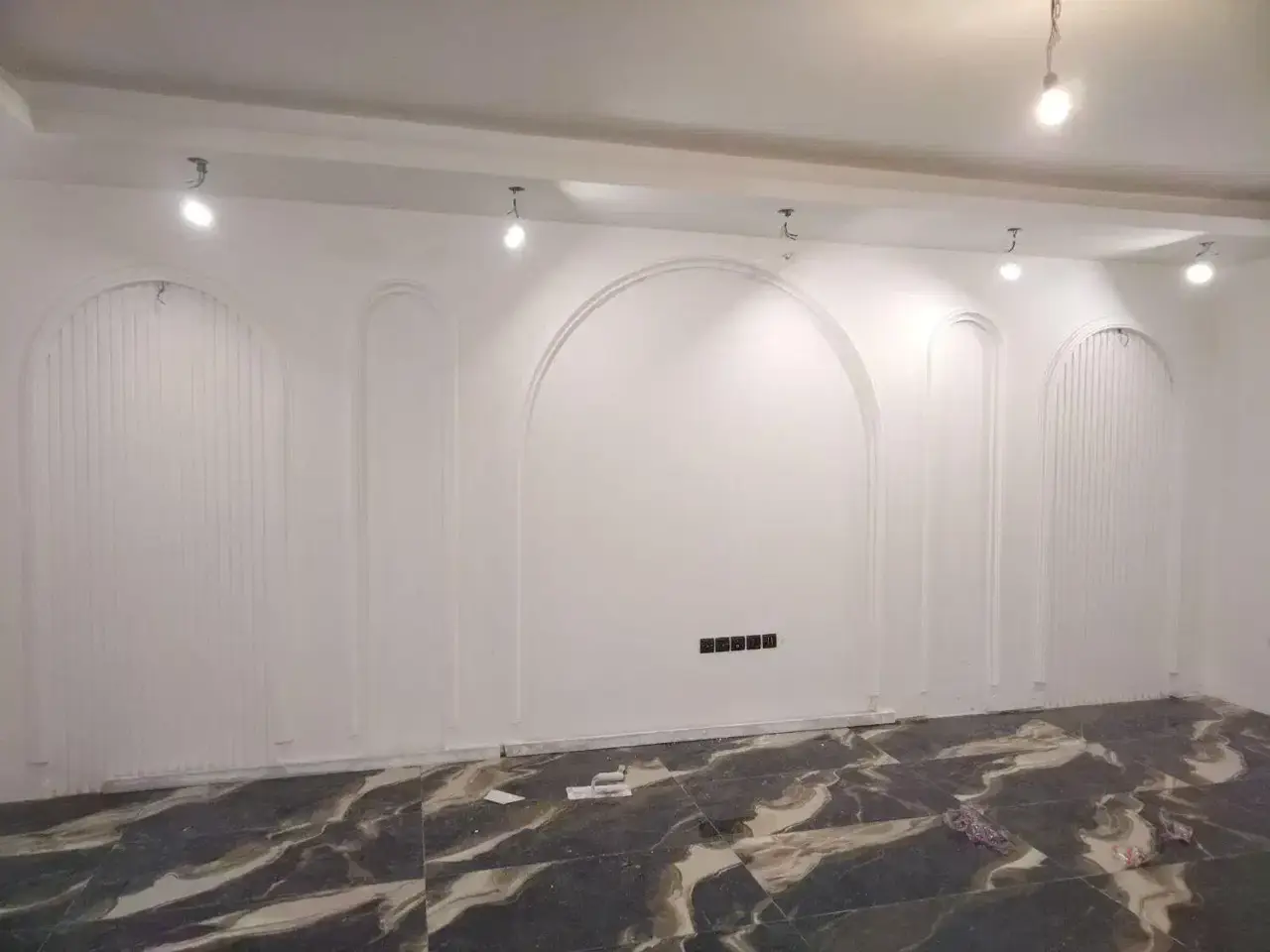 قاب بندی قاب دیواری، پیش ساخته، خورده کاری گچکاری